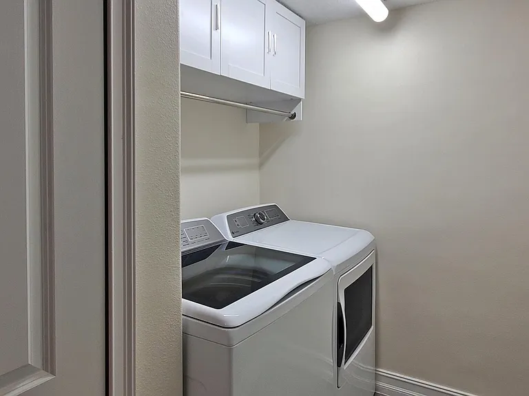 1805 Riverside Dr #205 — Photo 30