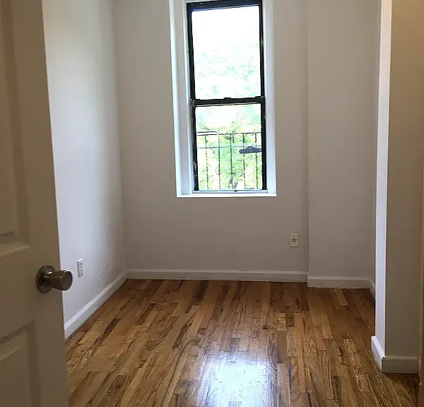 820 Franklin Ave #3G — Photo 3