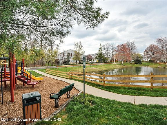 4th image of 7 Harbor Bay Circle