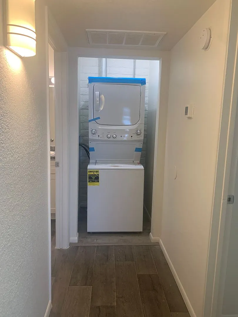 Taylor Heights Apartments — Photo 4