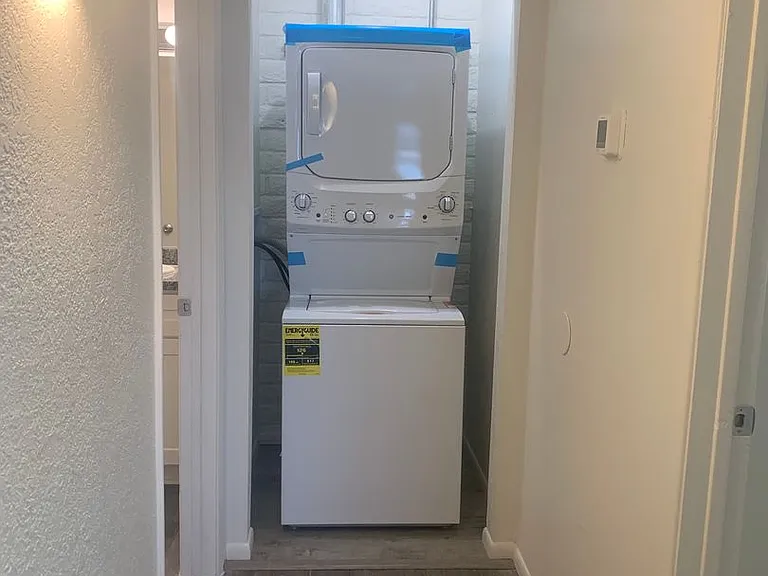 Taylor Heights Apartments — Photo 6