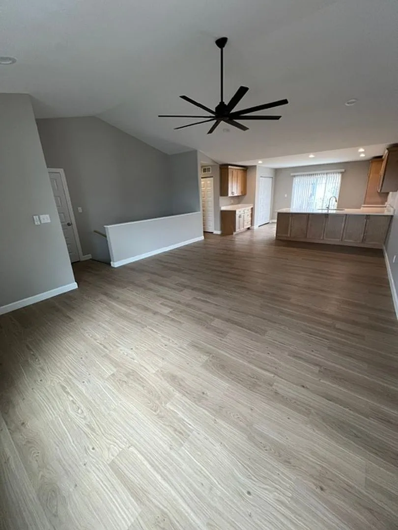 120 Crimson Court — Photo 4