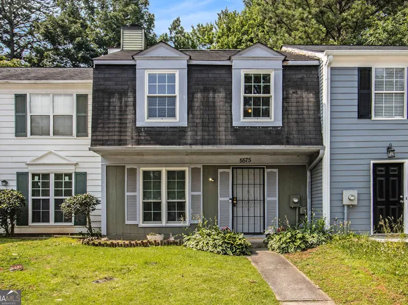 5575 Wells Cir, Stone Mountain, GA 30087