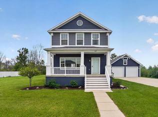 447 Oakwood Dr, Charlotte, MI 48813