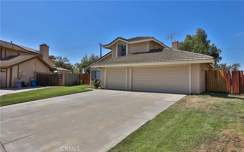 4 bed, 1794 sqft, $3,795 — Photo 2