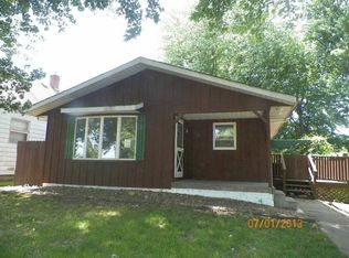 2336 Wallace St, Clinton, IA 52732