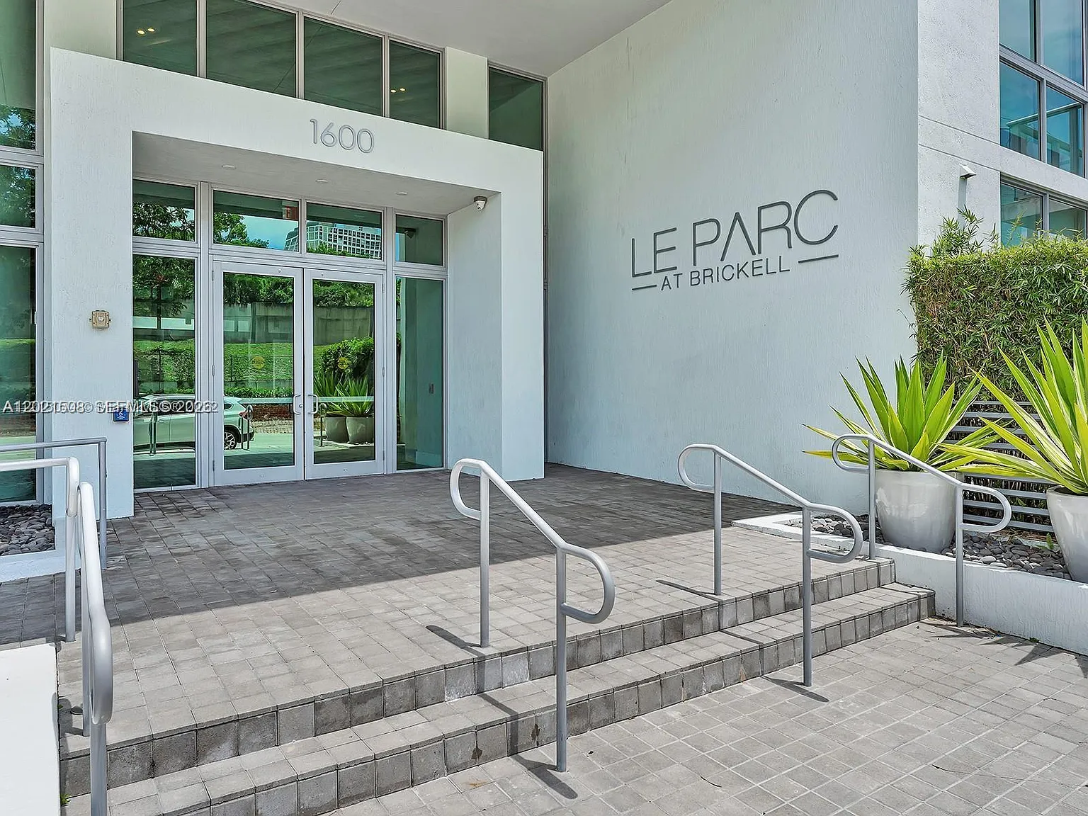 Le Parc At Brickell Condo — Photo 2