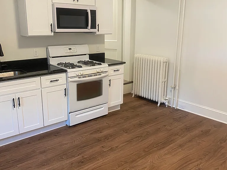 128 N Pine St #3 — Photo 6