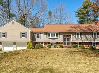 12 Surrey Dr, Mansfield, MA 02048