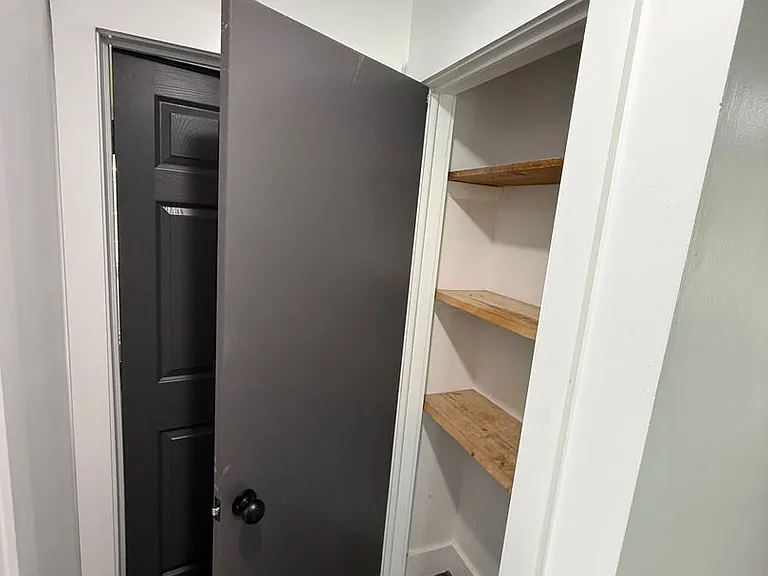 135 Grandview Ave — Photo 8