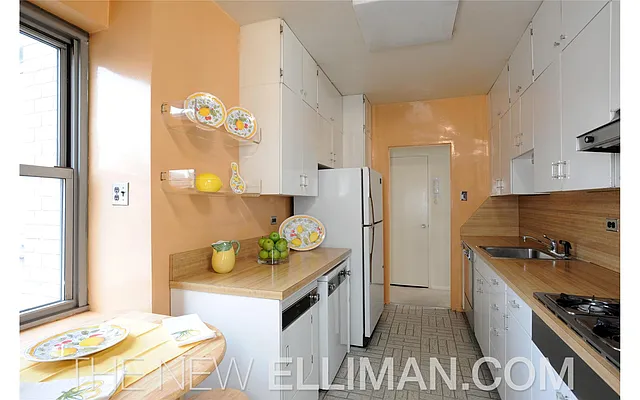 Sold by Douglas Elliman | media 10