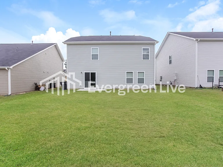 805 Vanguard St — Photo 13