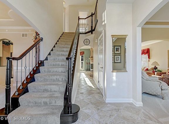 3rd image of 712 Sherwood Ct