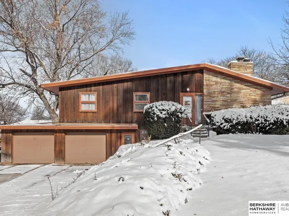 8310 Emmet St, Omaha, NE 68134
