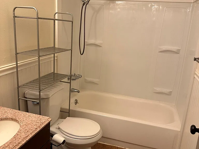 2460 SW Pickford St #4 — Photo 6