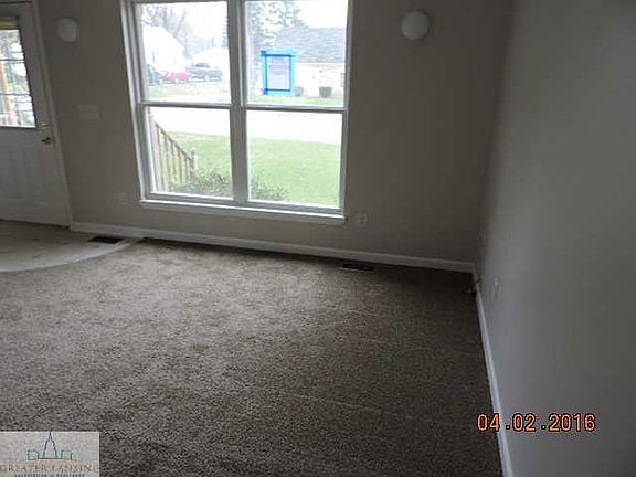 5th image of 825 Hein Ave