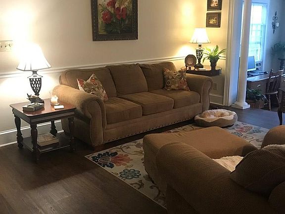 2nd image of 300 Camellia Dr