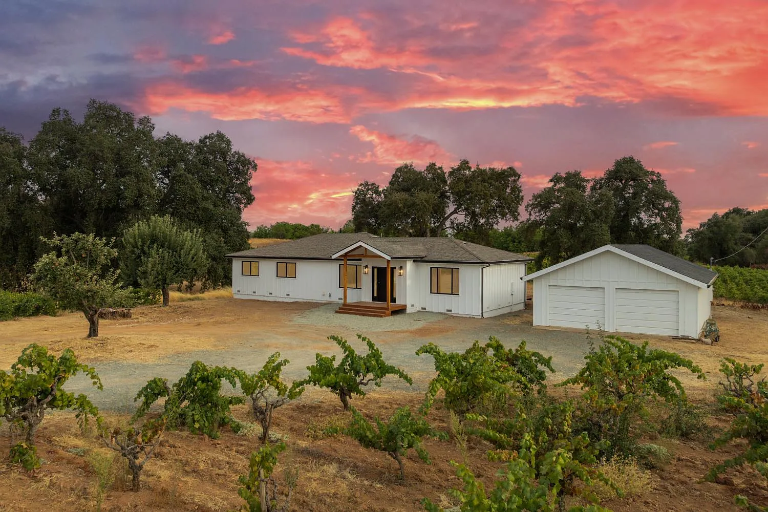 10880 Valley Dr photo 1