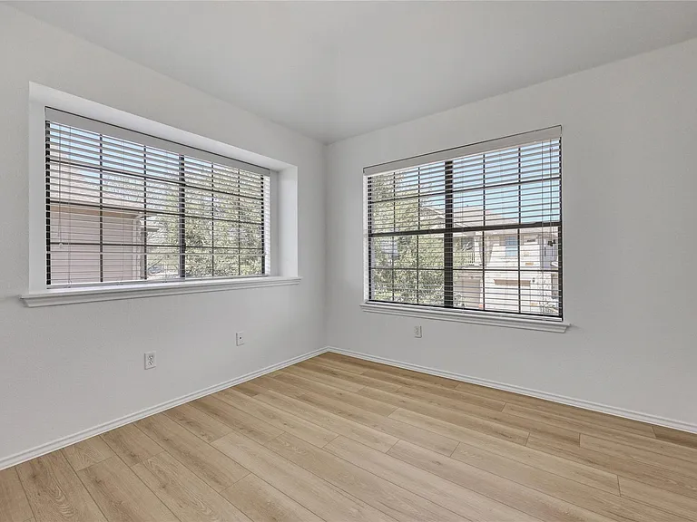 9201 Brodie Ln #2501 — Photo 17