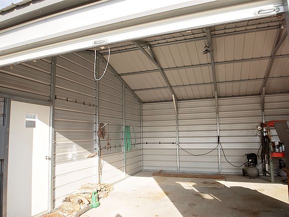 4th image of 176 Graydon Rd