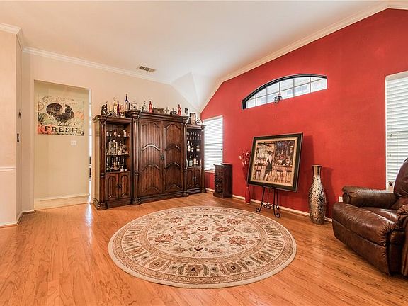 3rd image of 2304 Keystone Dr