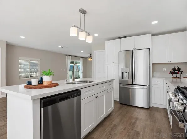7004 San Carlos St, Carlsbad, CA 92011