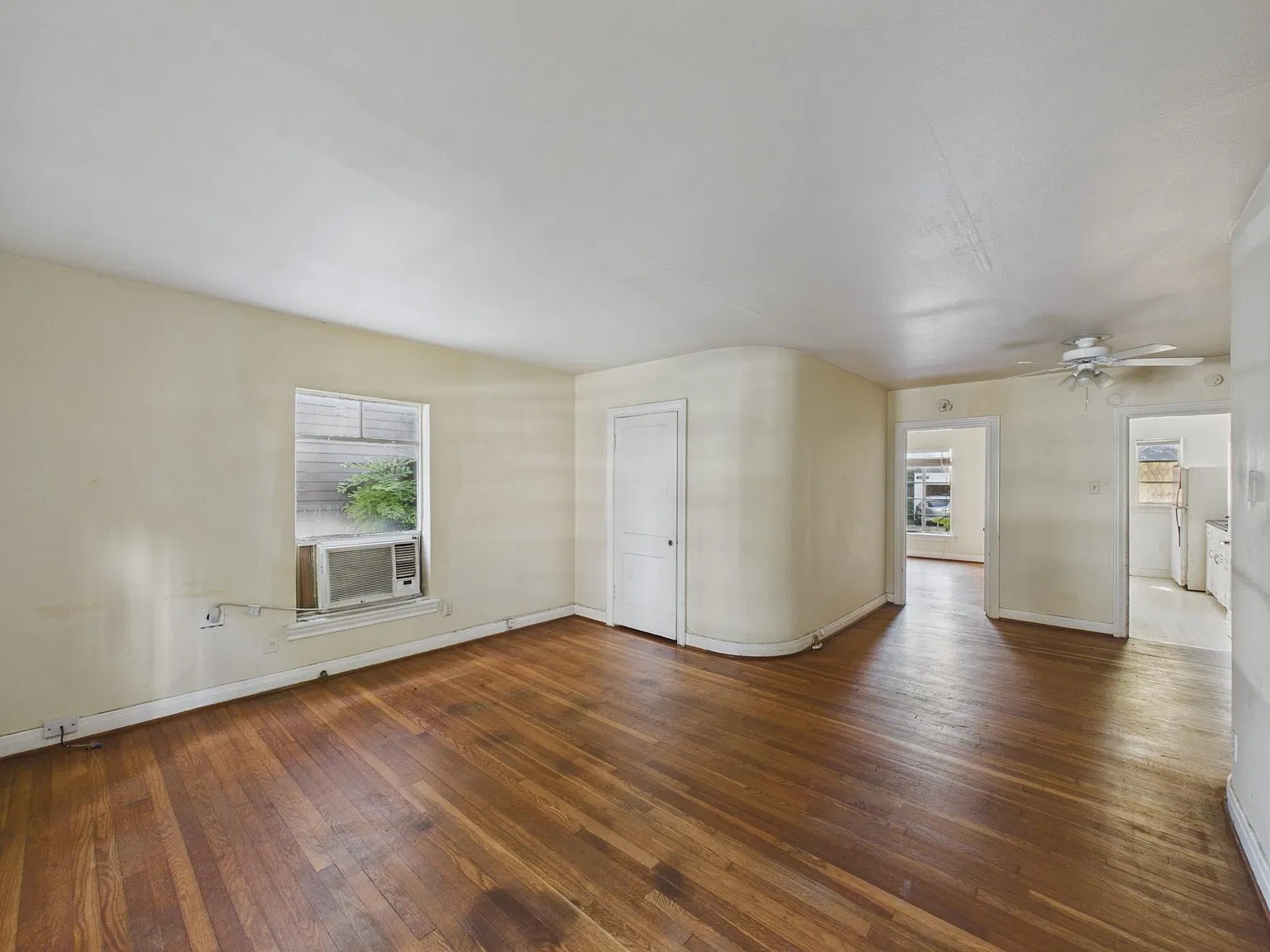 1823 W Main St — Photo 4