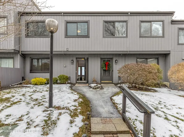 1907 Magnolia Walk, Poughkeepsie, NY 12603