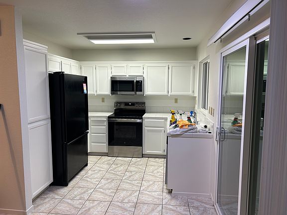 5th image of 892 Winter Ln