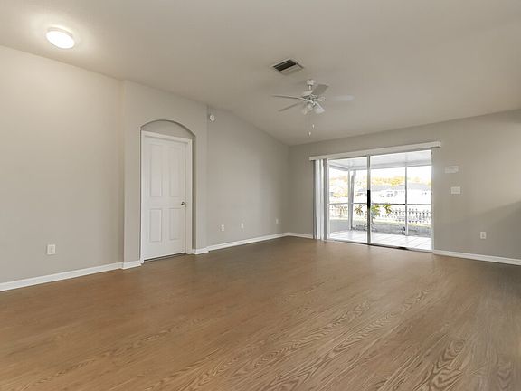 3rd image of 29429 Crossland Dr