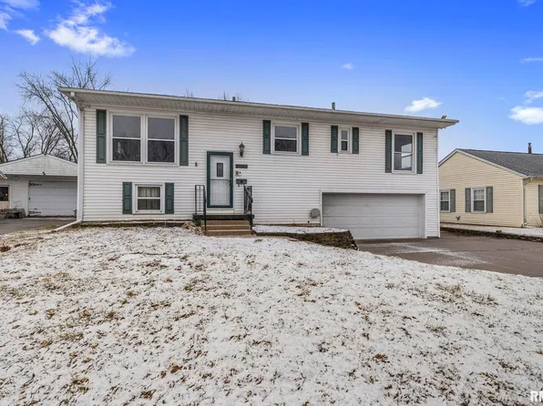 3223 W 16th St, Davenport, IA 52804