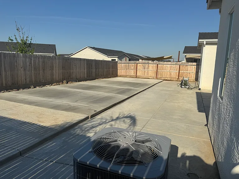 525 E Riverway Ave — Photo 40