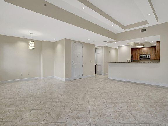 5th image of 2625 NE 14th Avenue #GC 109
