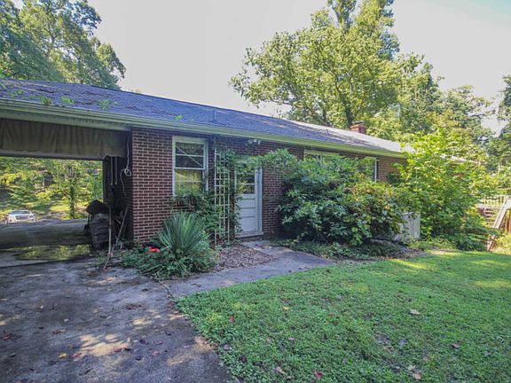 5th image of 204 Lake Forest Dr