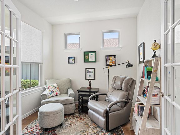 5th image of 706 Kitty Hawk Rd