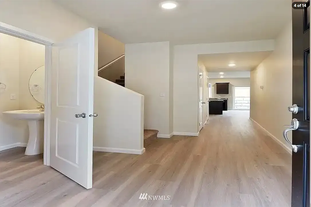 3 bed, 2.5 bath, 1688 sqft, $2,950 — Photo 1