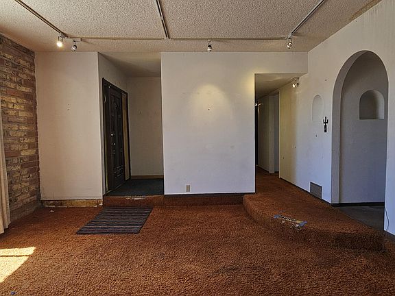 5th image of 4441 N Sanders Rd