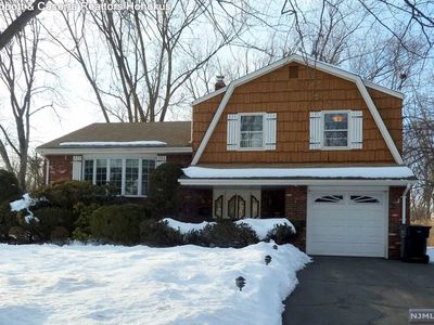7 Pepperidge Rd, Paramus, NJ, 07652