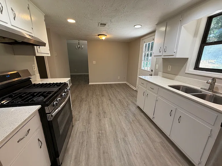 1386 Williamsburg Ln #L — Photo 9