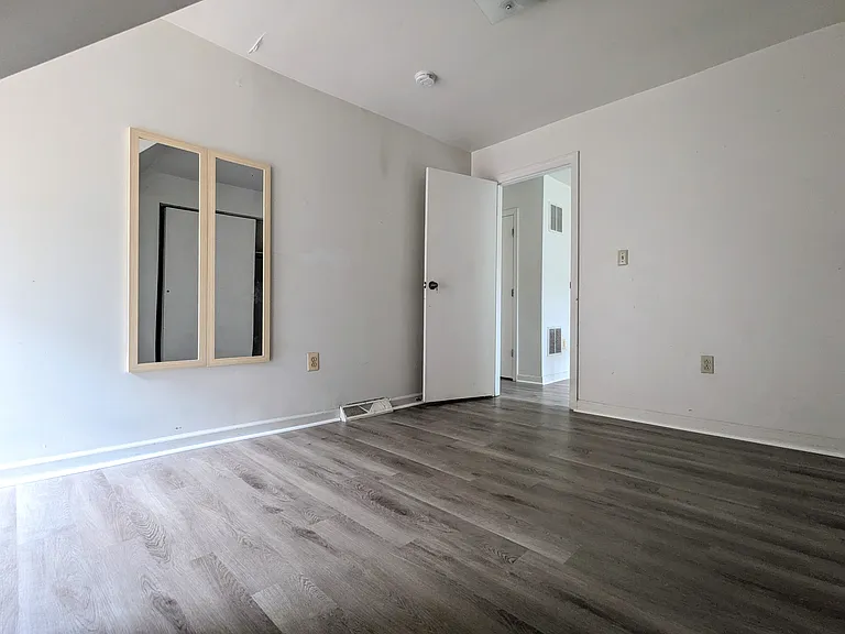 5552 Black St #2 — Photo 10