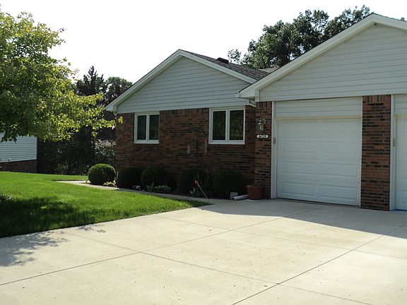 2nd image of 46729 Shelby Ct