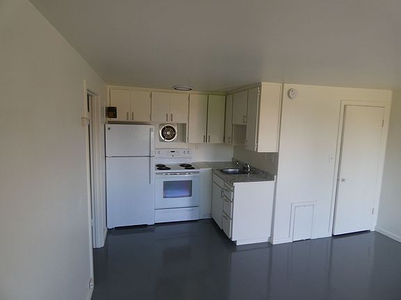 4th image of 519 S Oak St #18