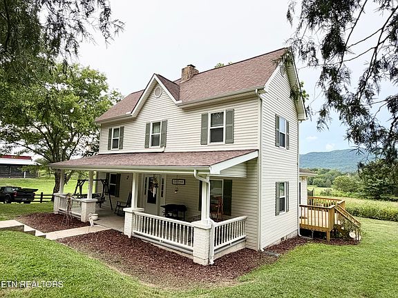 2nd image of 2022 Back Valley Rd