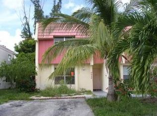 7915 SW 9th St, North Lauderdale, FL 33068