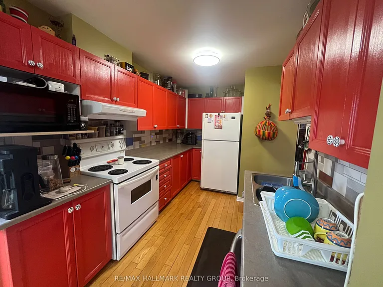 827 Como Cres — Photo 6