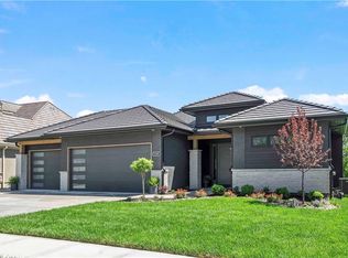 9329 Cottonwood Canyon Dr, Lenexa, KS 66219
