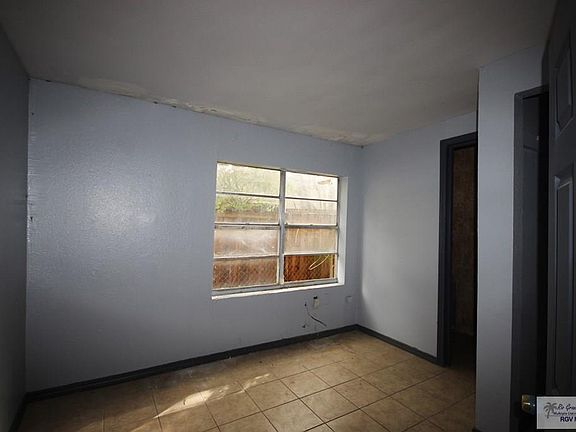 5th image of 2615 E 32nd St