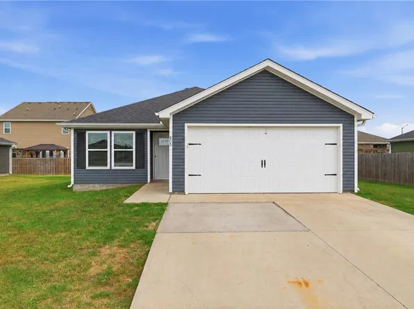805 Parrot Ln, Siloam Springs, AR 72761