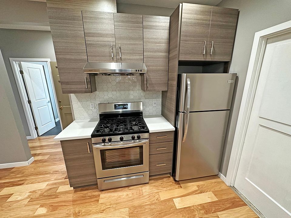 1st image of 1637 Hyde St APT 3