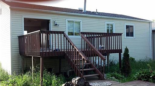 2nd image of 1115 Maiden St